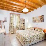 Sunset Breeze Villa And Apartments